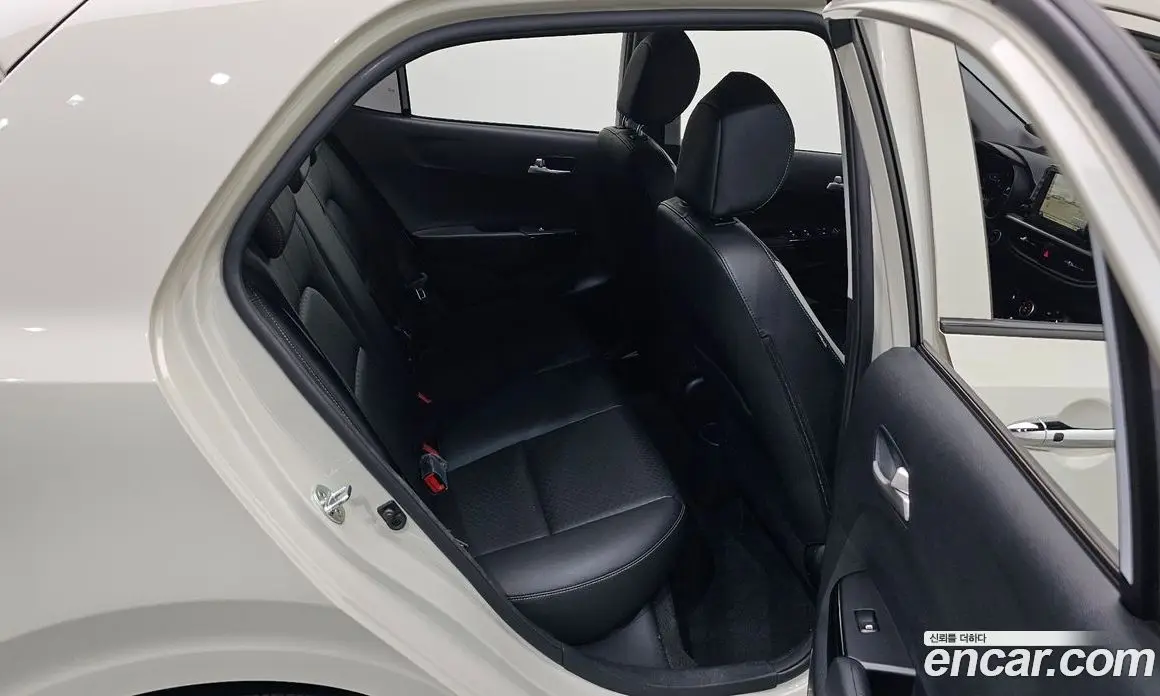 Kia Morning 2018 1.0 автомат (гидро), фото 18 Kia Morning 2018 1.0 автомат (гидро), фото 18