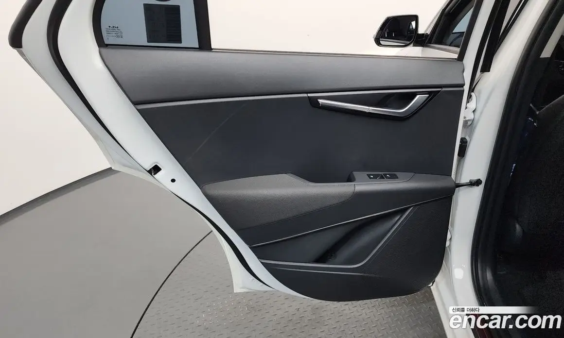 Kia Niro 2023 0.2 автомат (гидро), фото 14