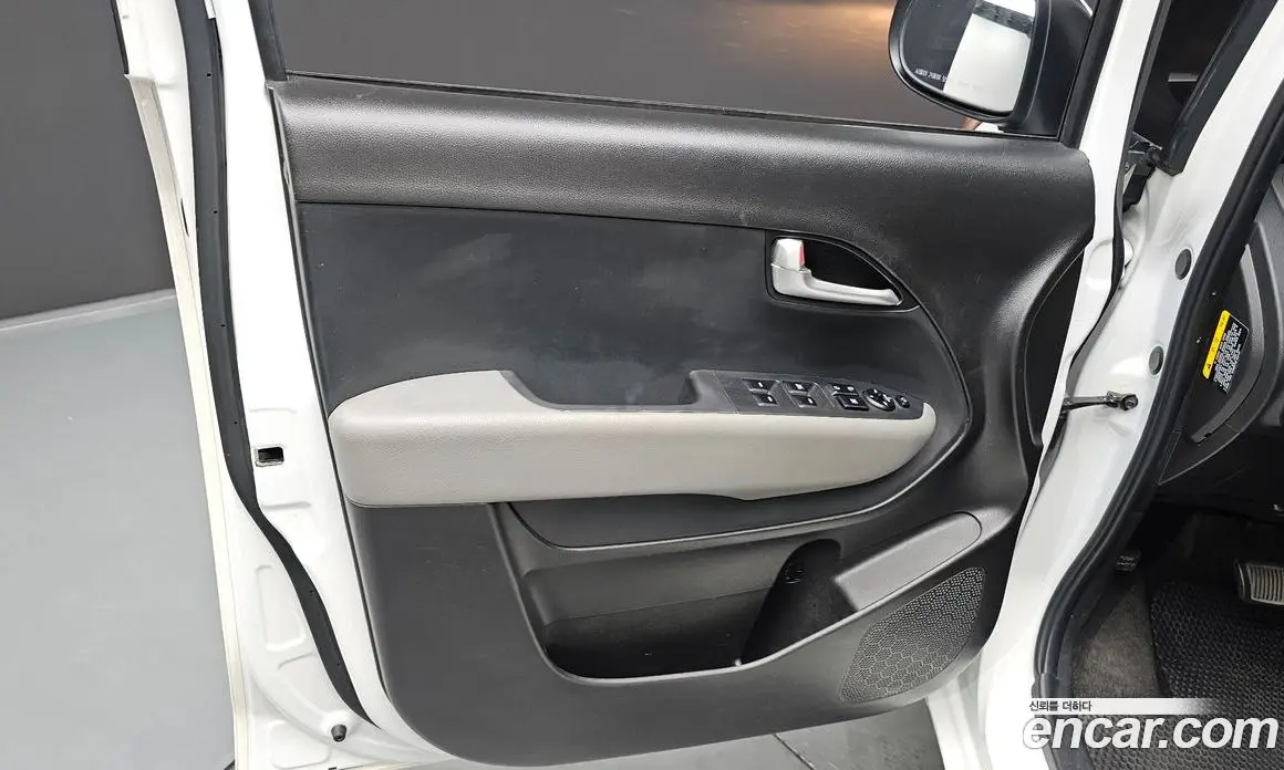 Kia Ray 2021 1.0 автомат (гидро), фото 14