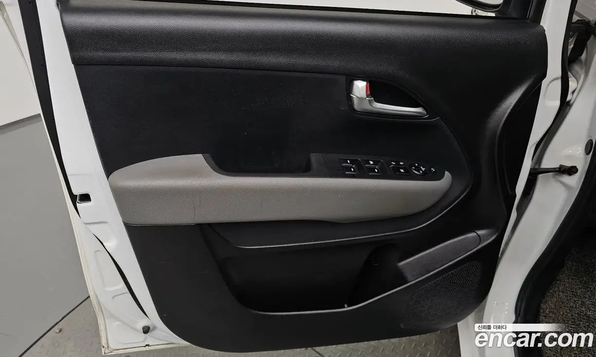 Kia Ray 2022 1.0 автомат (гидро), фото 13