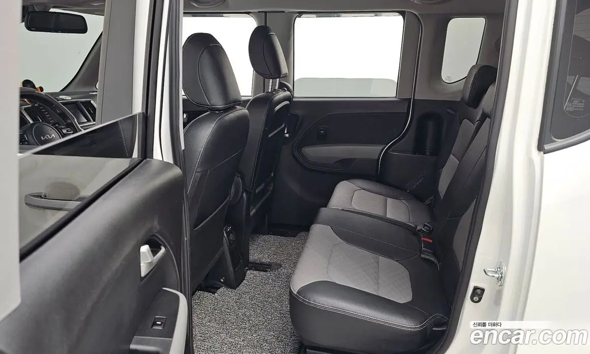 Kia Ray 2022 1.0 автомат (гидро), фото 15