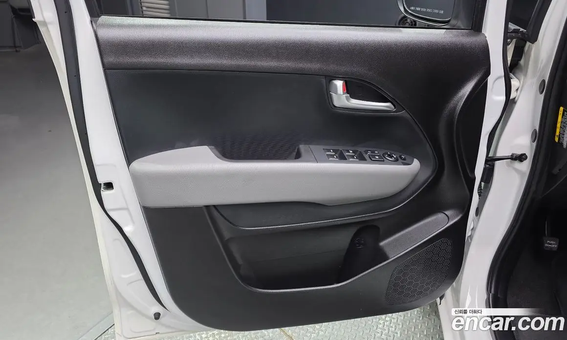 Kia Ray 2022 1.0 автомат (гидро), фото 14