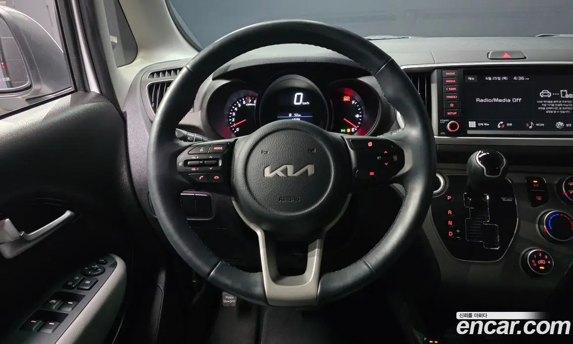 Kia Ray 2022 1.0 автомат (гидро), фото 19