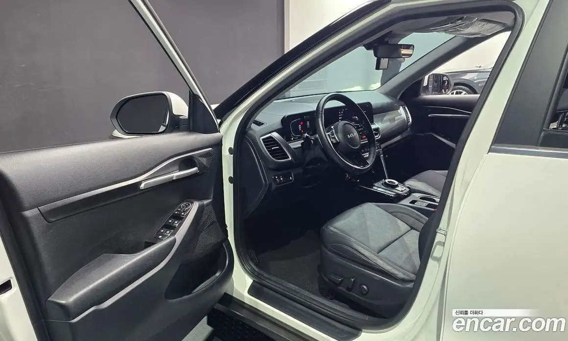 Kia Seltos 2025 2.0 автомат (гидро), фото 17 Kia Seltos 2025 2.0 автомат (гидро), фото 17