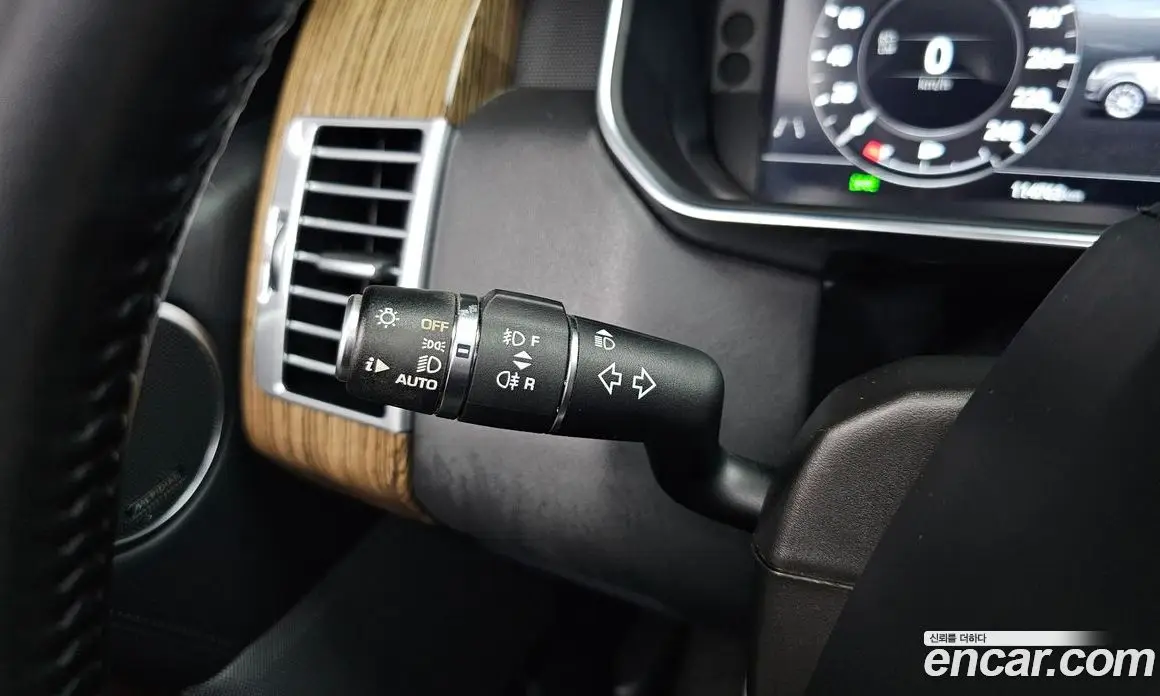 Land Rover Range Rover 2019 4.4 автомат (гидро), фото 20