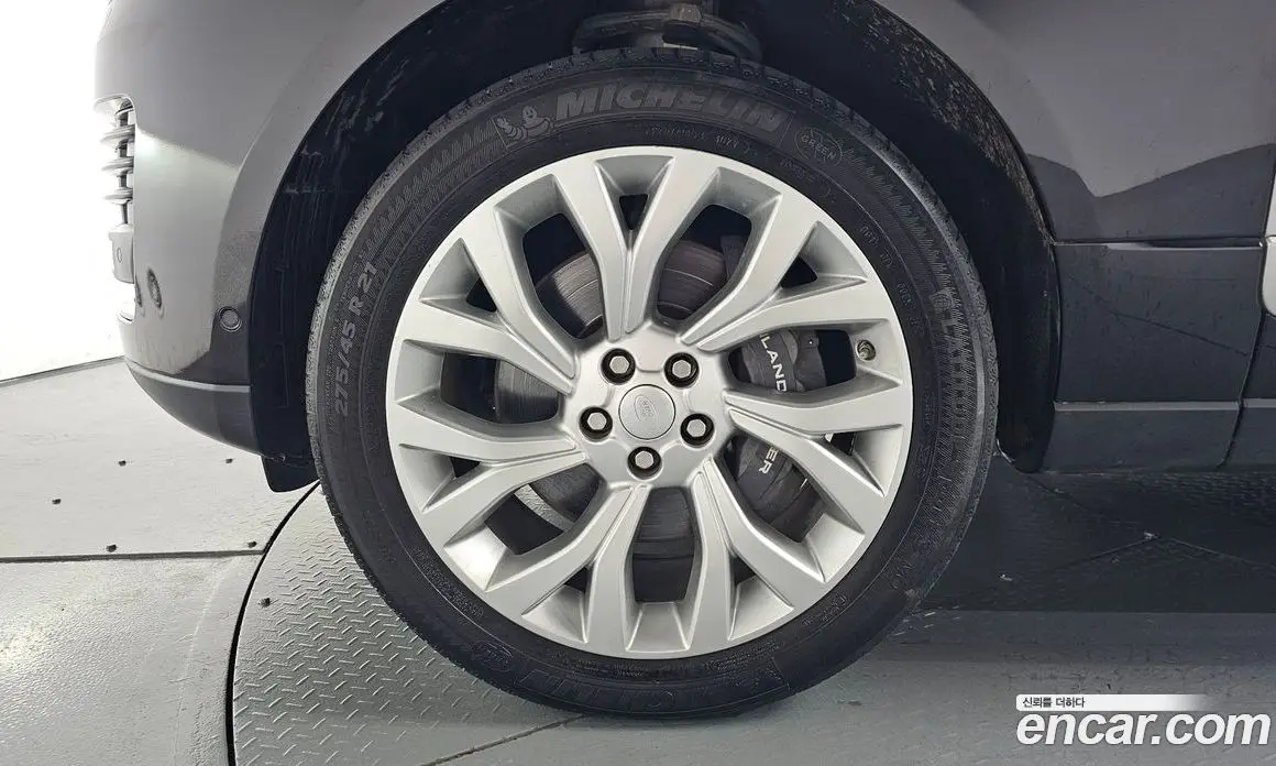 Land Rover Range Rover 2019 4.4 автомат (гидро), фото 4