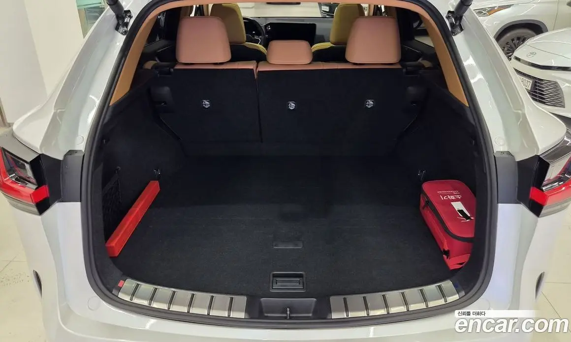 Lexus NX 2025 2.5 автомат (вариатор), фото 19