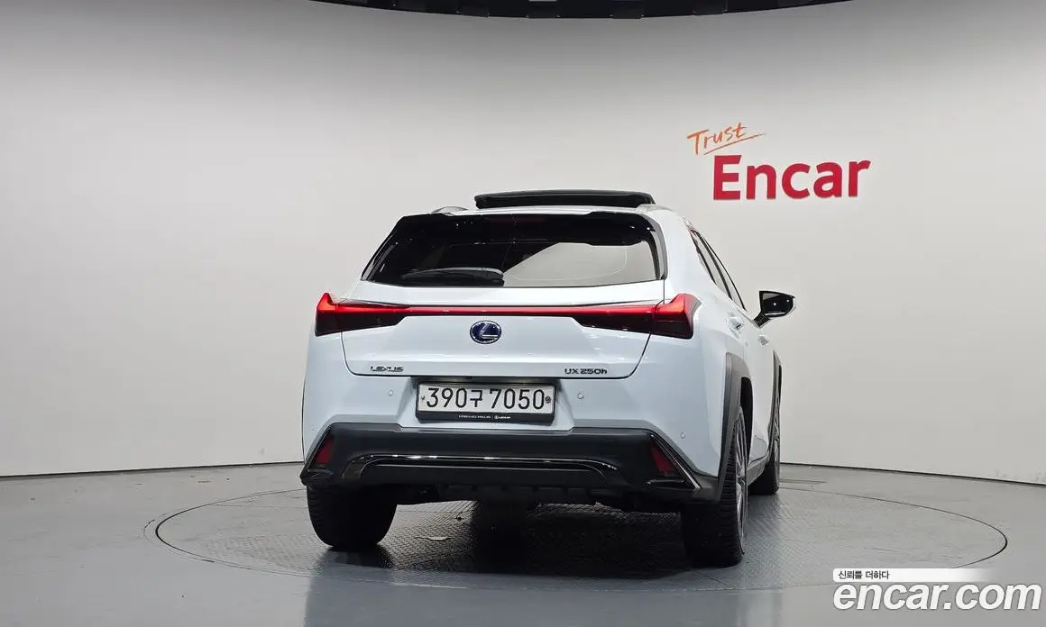 Lexus UX 2020 2.0 автомат (гидро), фото 4