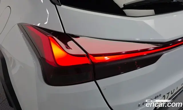 Lexus UX 2020 2.0 автомат (гидро), миниатюра 9