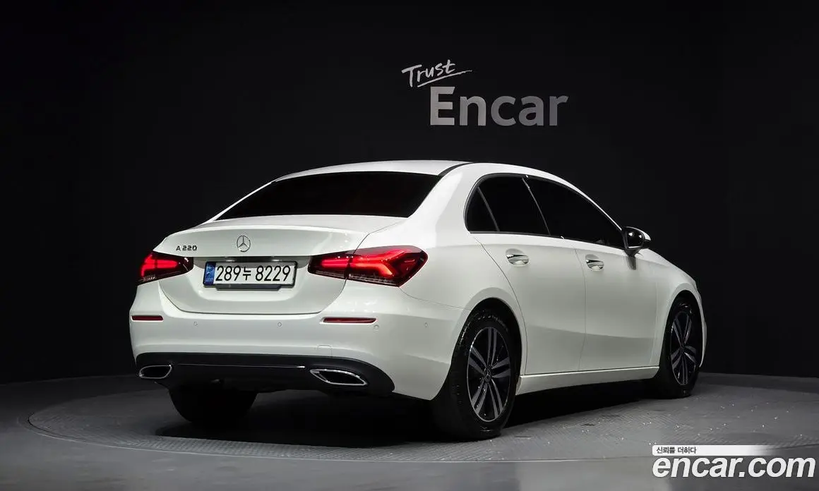 Mercedes-Benz A-Class 2021 2.0 автомат (гидро), фото 2 Mercedes-Benz A-Class 2021 2.0 автомат (гидро), фото 2