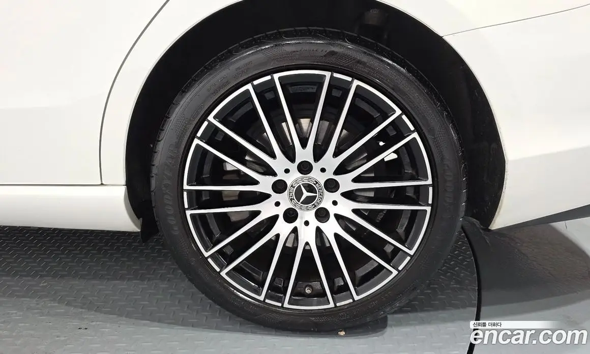 Mercedes-Benz C-Class 2022 2.0 автомат (гидро), фото 6 Mercedes-Benz C-Class 2022 2.0 автомат (гидро), фото 6