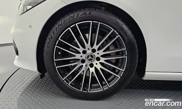 Mercedes-Benz C-Class 2024 2.0 автомат (гидро), миниатюра 4