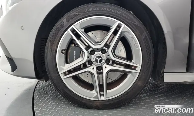 Mercedes-Benz CLA-Class 2024 2.0 автомат (гидро), миниатюра 5 Mercedes-Benz CLA-Class 2024 2.0 автомат (гидро), миниатюра 5