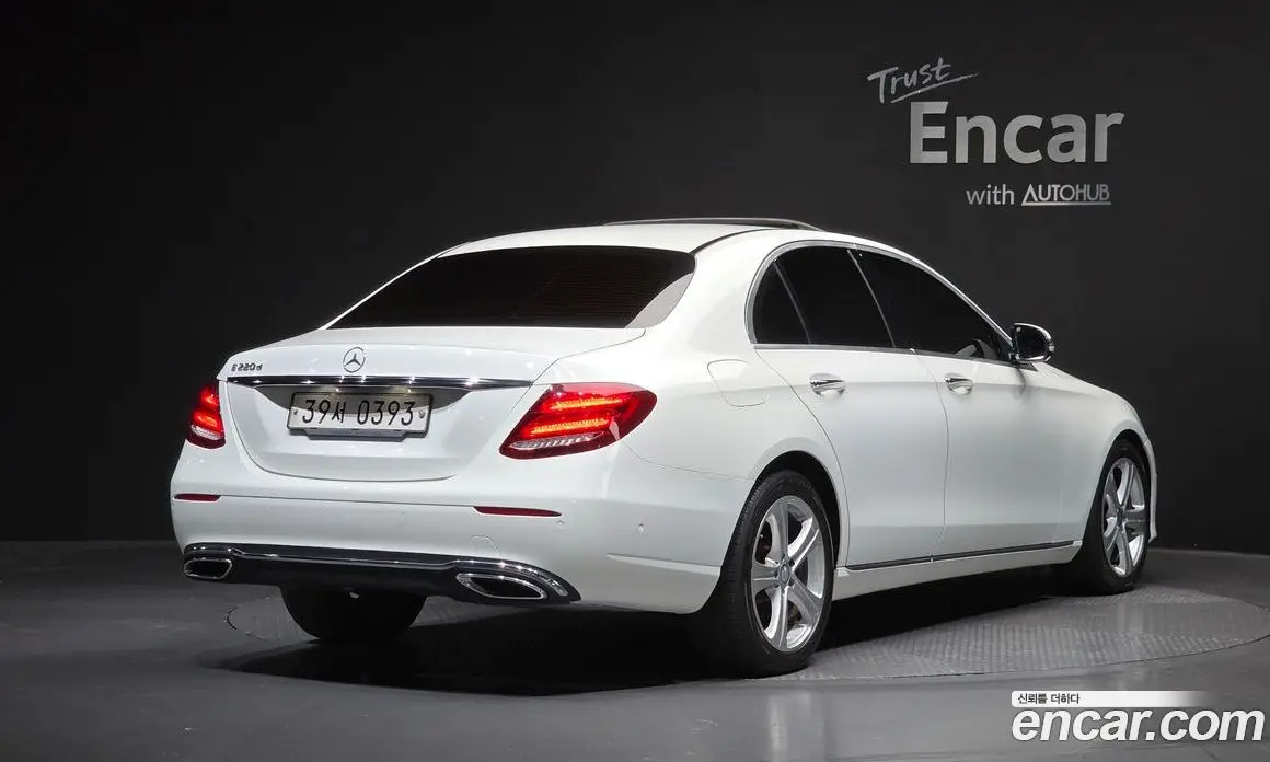 Mercedes-Benz E-Class 2016 1.9 автомат (гидро), фото 2 Mercedes-Benz E-Class 2016 1.9 автомат (гидро), фото 2