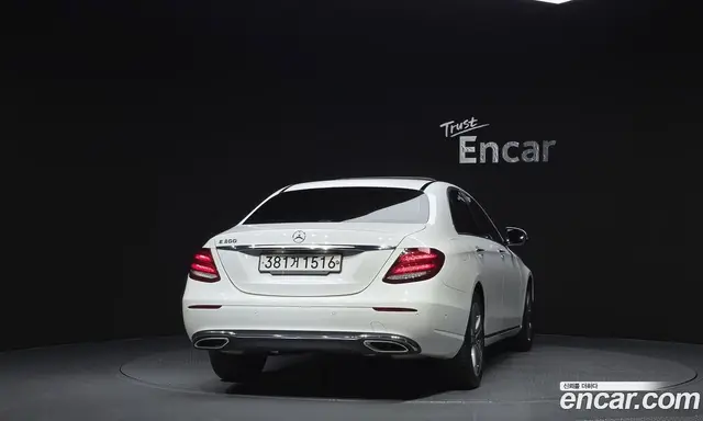 Mercedes-Benz E-Class 2019 2.0 автомат (гидро), миниатюра 4