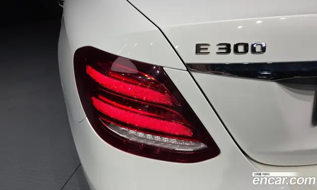 Mercedes-Benz E-Class 2019 2.0 автомат (гидро), миниатюра 9