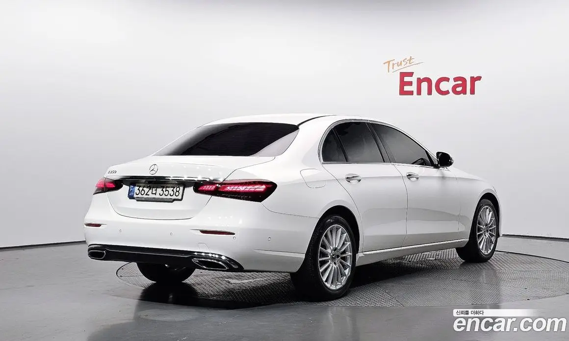Mercedes-Benz E-Class 2021 2.0 автомат (гидро), фото 1 Mercedes-Benz E-Class 2021 2.0 автомат (гидро), фото 1