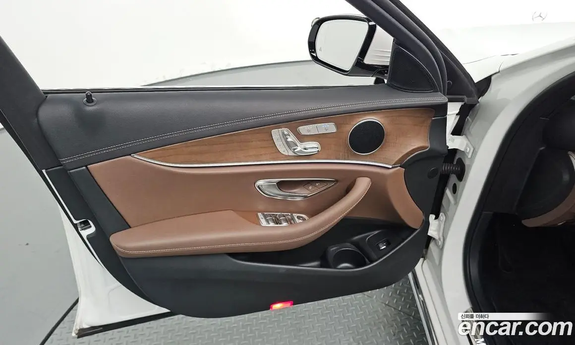 Mercedes-Benz E-Class 2021 2.0 автомат (гидро), фото 13 Mercedes-Benz E-Class 2021 2.0 автомат (гидро), фото 13