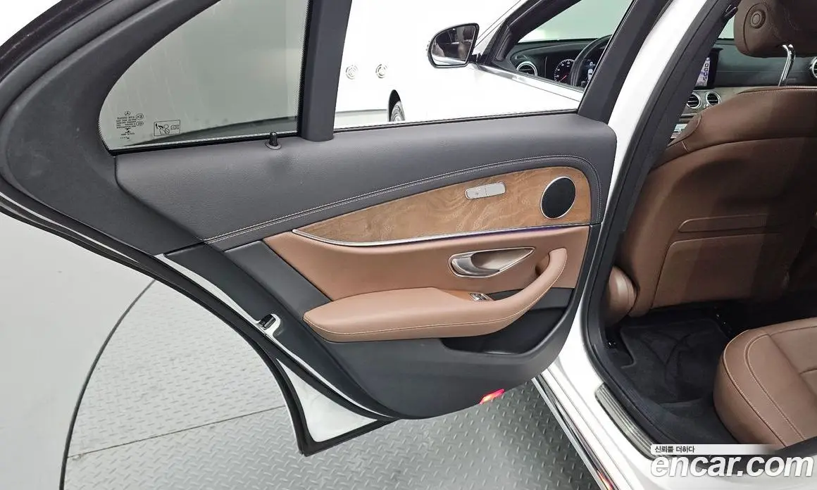 Mercedes-Benz E-Class 2021 2.0 автомат (гидро), фото 14 Mercedes-Benz E-Class 2021 2.0 автомат (гидро), фото 14