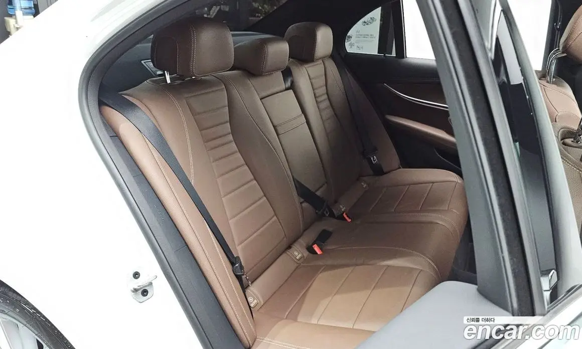 Mercedes-Benz E-Class 2021 2.0 автомат (гидро), фото 15 Mercedes-Benz E-Class 2021 2.0 автомат (гидро), фото 15