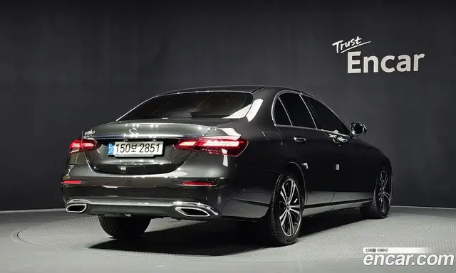 Mercedes-Benz E-Class 2021 2.0 автомат (гидро), миниатюра 2