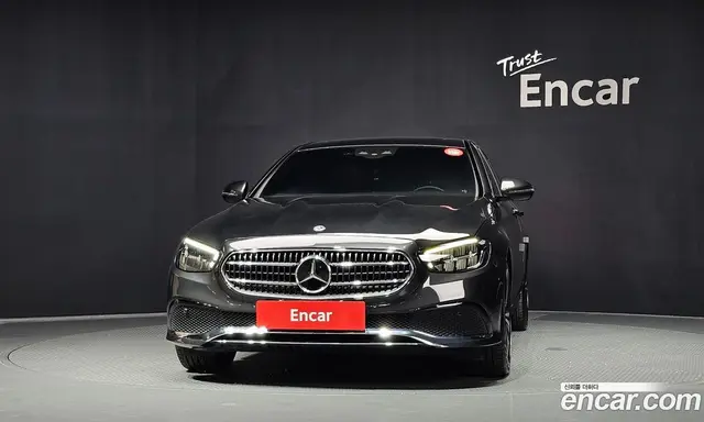 Mercedes-Benz E-Class 2021 2.0 автомат (гидро), миниатюра 3