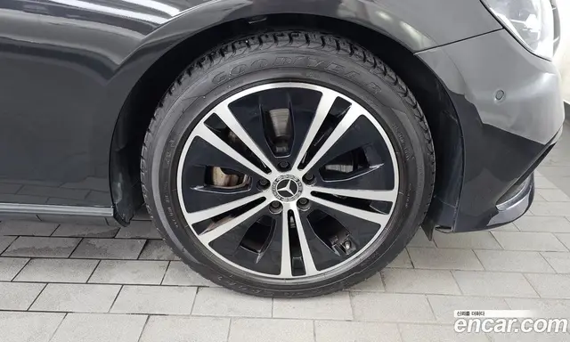 Mercedes-Benz E-Class 2021 2.0 автомат (гидро), миниатюра 7