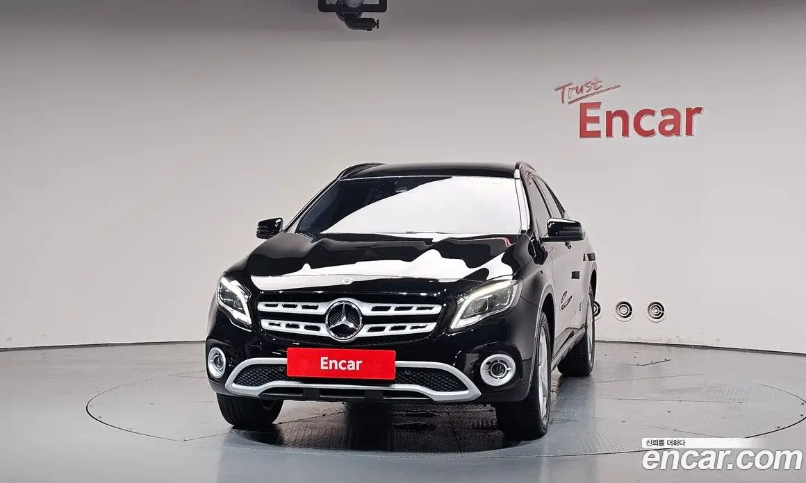 Mercedes-Benz GLA-Class 2018 2.0 автомат (гидро), фото 2 Mercedes-Benz GLA-Class 2018 2.0 автомат (гидро), фото 2