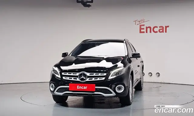 Mercedes-Benz GLA-Class 2018 2.0 автомат (гидро), миниатюра 2 Mercedes-Benz GLA-Class 2018 2.0 автомат (гидро), миниатюра 2