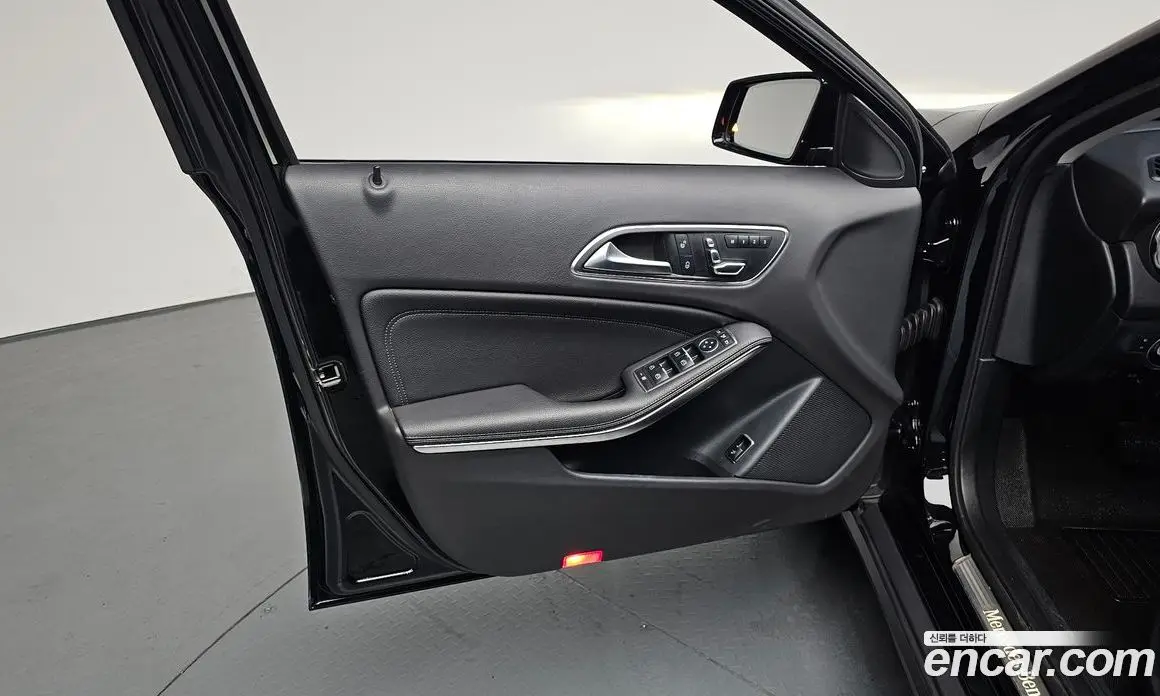 Mercedes-Benz GLA-Class 2018 2.0 автомат (гидро), фото 13 Mercedes-Benz GLA-Class 2018 2.0 автомат (гидро), фото 13