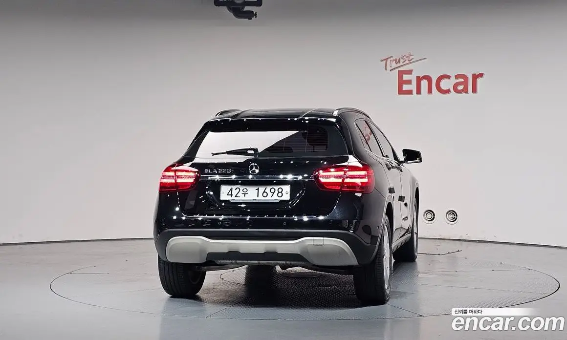 Mercedes-Benz GLA-Class 2018 2.0 автомат (гидро), фото 3 Mercedes-Benz GLA-Class 2018 2.0 автомат (гидро), фото 3