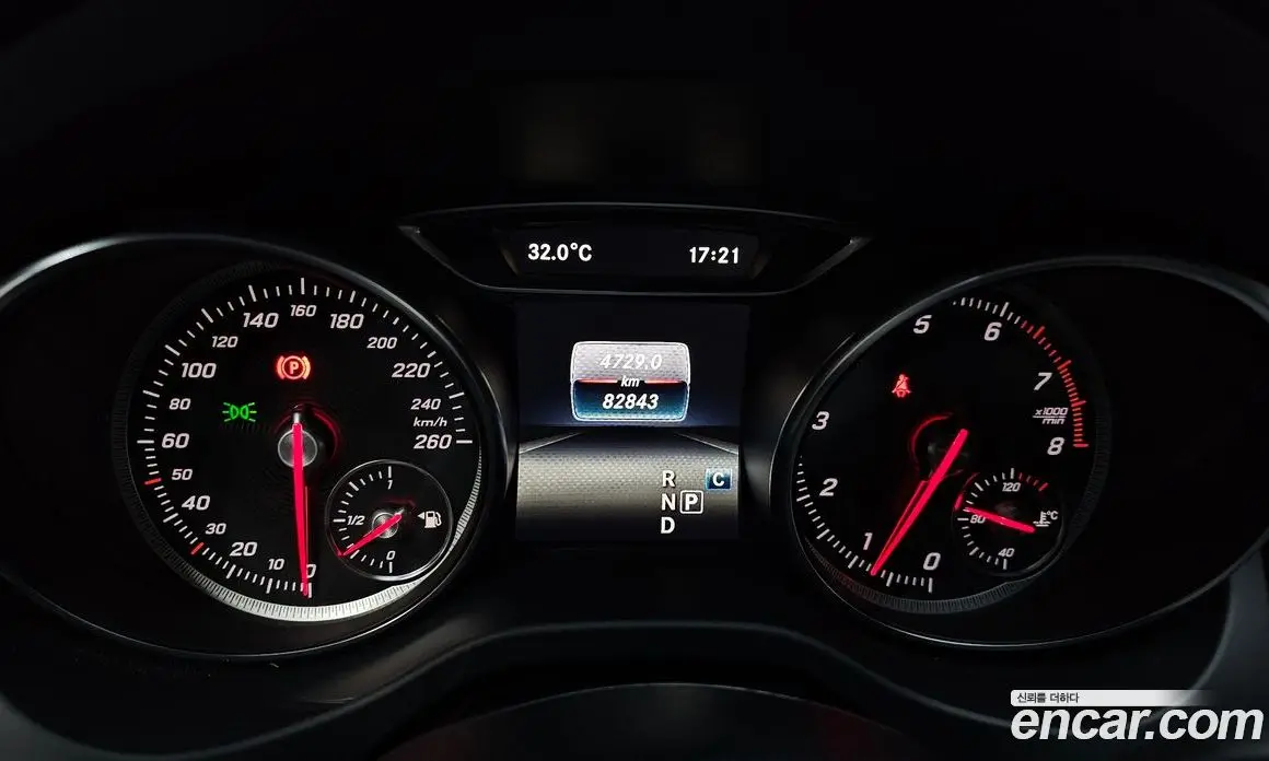 Mercedes-Benz GLA-Class 2018 2.0 автомат (гидро), фото 10 Mercedes-Benz GLA-Class 2018 2.0 автомат (гидро), фото 10