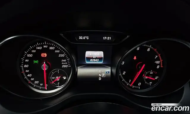 Mercedes-Benz GLA-Class 2018 2.0 автомат (гидро), миниатюра 10 Mercedes-Benz GLA-Class 2018 2.0 автомат (гидро), миниатюра 10