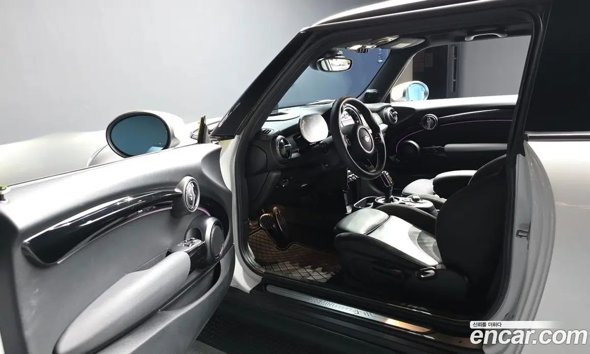 Mini Cooper 2023 автомат (гидро), фото 13