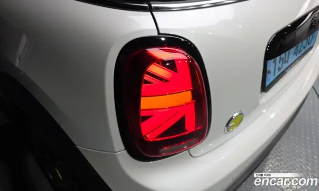 Mini Cooper 2023 автомат (гидро), миниатюра 9