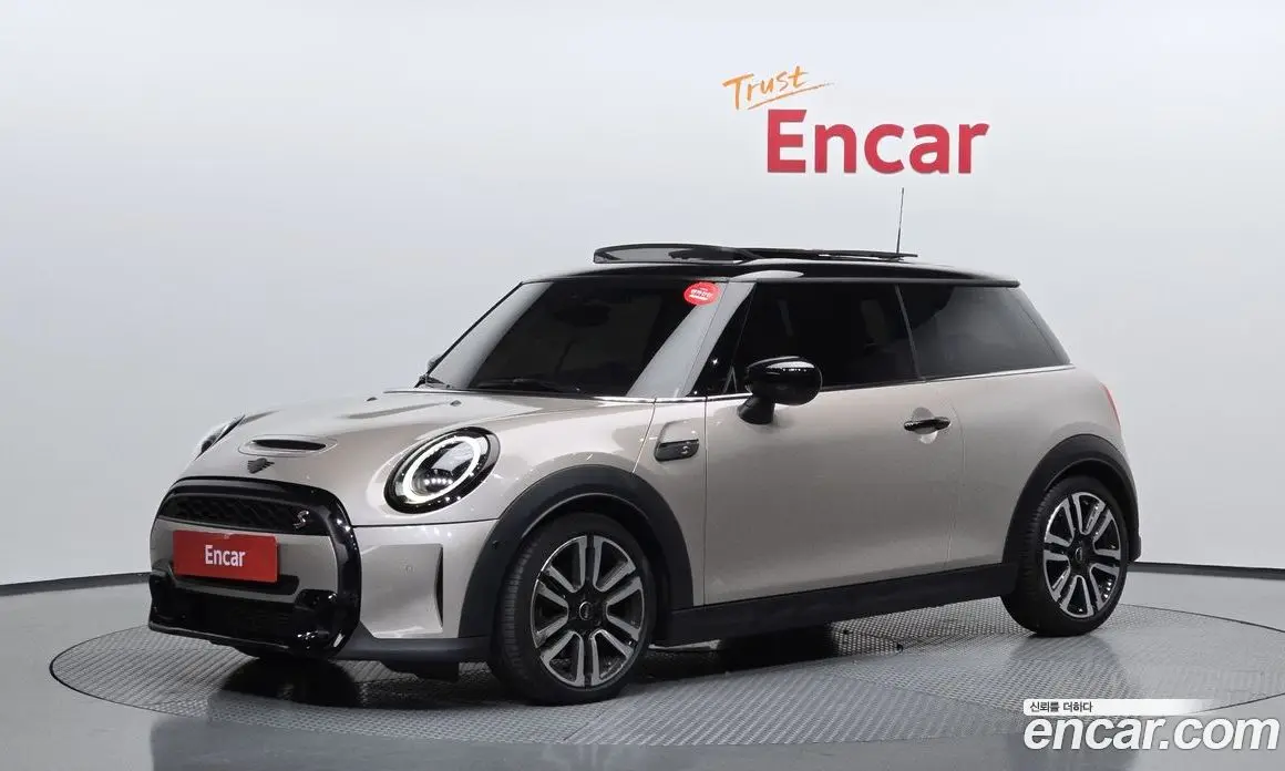 Mini Cooper 2023 2.0 автомат (гидро), фото 1 Mini Cooper 2023 2.0 автомат (гидро), фото 1