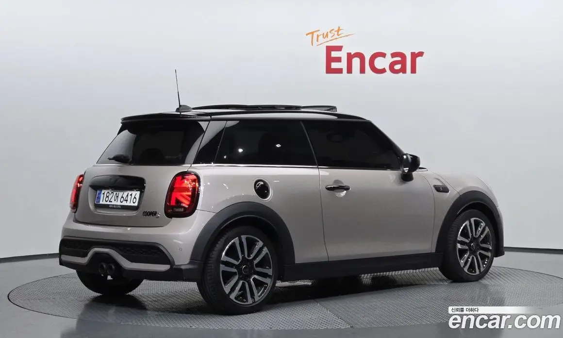 Mini Cooper 2023 2.0 автомат (гидро), фото 2 Mini Cooper 2023 2.0 автомат (гидро), фото 2