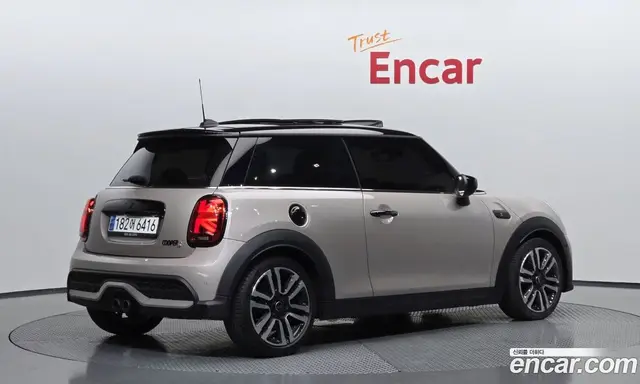 Mini Cooper 2023 2.0 автомат (гидро), миниатюра 2 Mini Cooper 2023 2.0 автомат (гидро), миниатюра 2