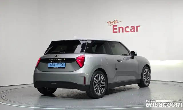 Mini Cooper 2024 0.1 автомат (гидро), миниатюра 2