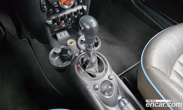 Mini Cooper Convertible 2013 1.6 автомат (гидро), миниатюра 11