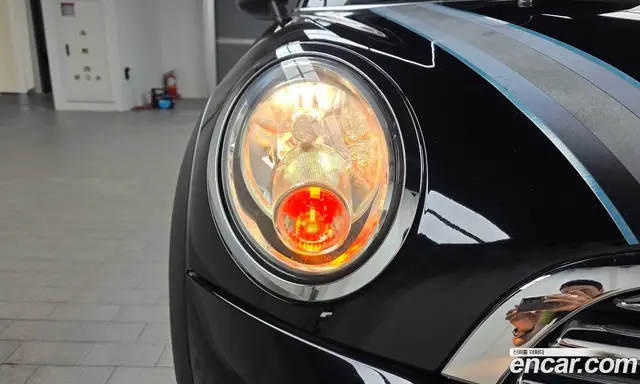 Mini Cooper Convertible 2013 1.6 автомат (гидро), миниатюра 7