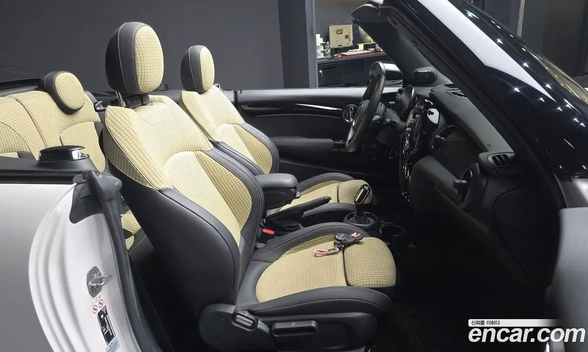 Mini Cooper Convertible 2023 2.0 автомат (гидро), фото 17
