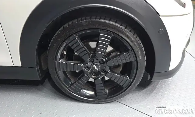 Mini Cooper Convertible 2023 2.0 автомат (гидро), миниатюра 7