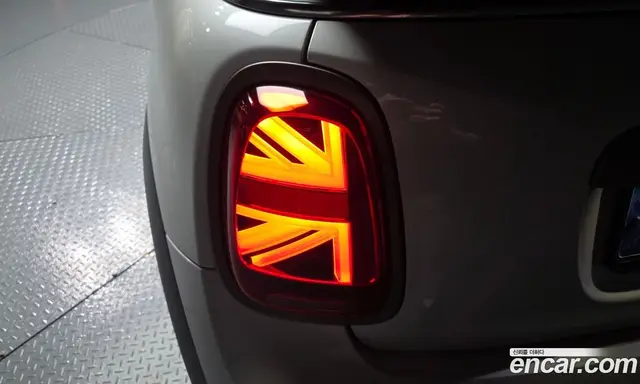 Mini Cooper Convertible 2023 2.0 автомат (гидро), миниатюра 9