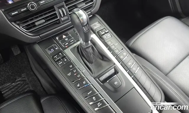 Porsche Macan 2019 2.0 автомат (гидро), миниатюра 12