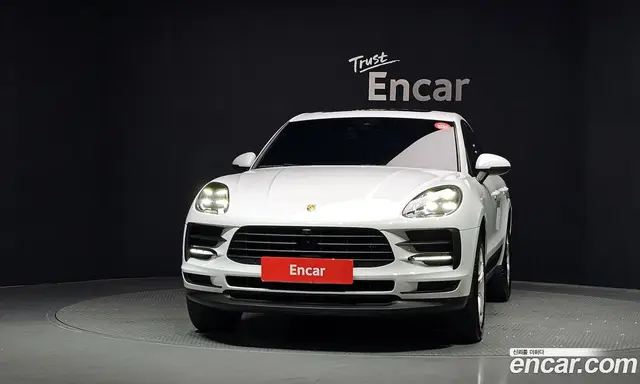 Porsche Macan 2019 2.0 автомат (гидро), миниатюра 3