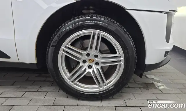 Porsche Macan 2019 2.0 автомат (гидро), миниатюра 7