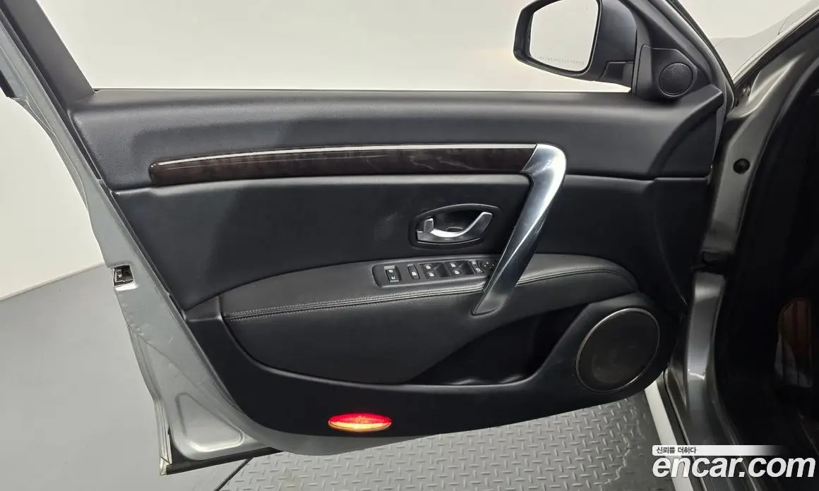Renault (Samsung) SM7 2011 2.5 автомат (гидро), фото 14 Renault (Samsung) SM7 2011 2.5 автомат (гидро), фото 14