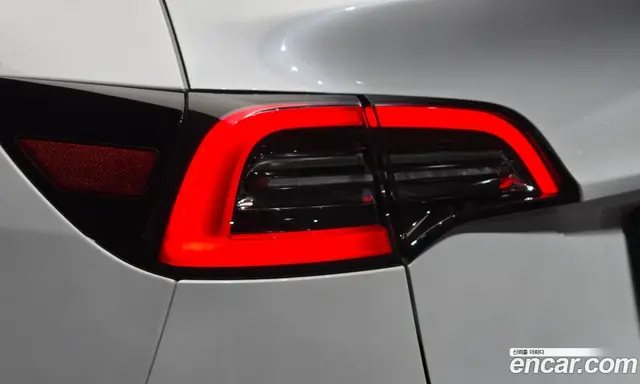 Tesla Model Y 2021 0.2 автомат (гидро), миниатюра 9
