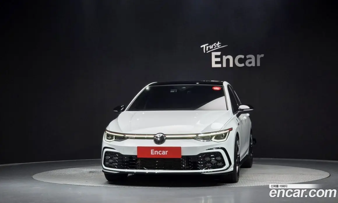 Volkswagen Golf 2023 2.0 автомат (гидро), фото 3